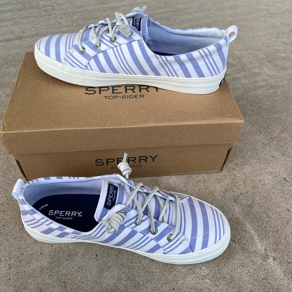 women's crest vibe beach stripe sneaker